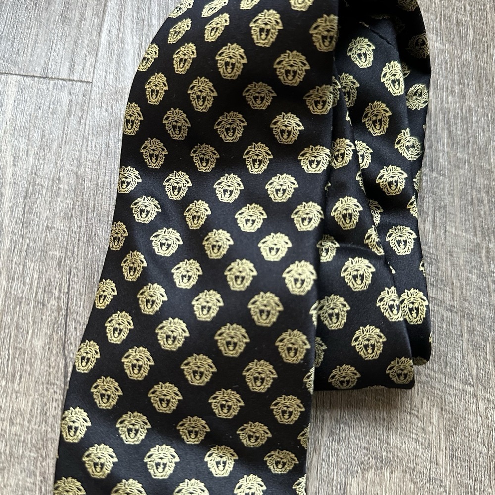 Gianni Versace Coal Black Gold Face VINTAGE Silk Tie Made in Italy EXC+++ - Picture 3 of 12